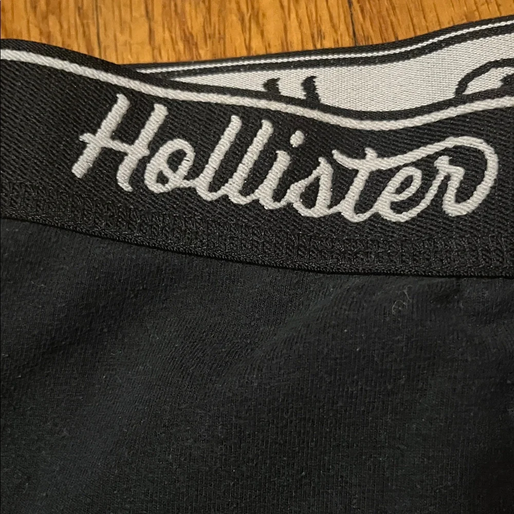 Hollister Women's Black Athletic Shorts with White Piping Size XS - Picture 4 of 6